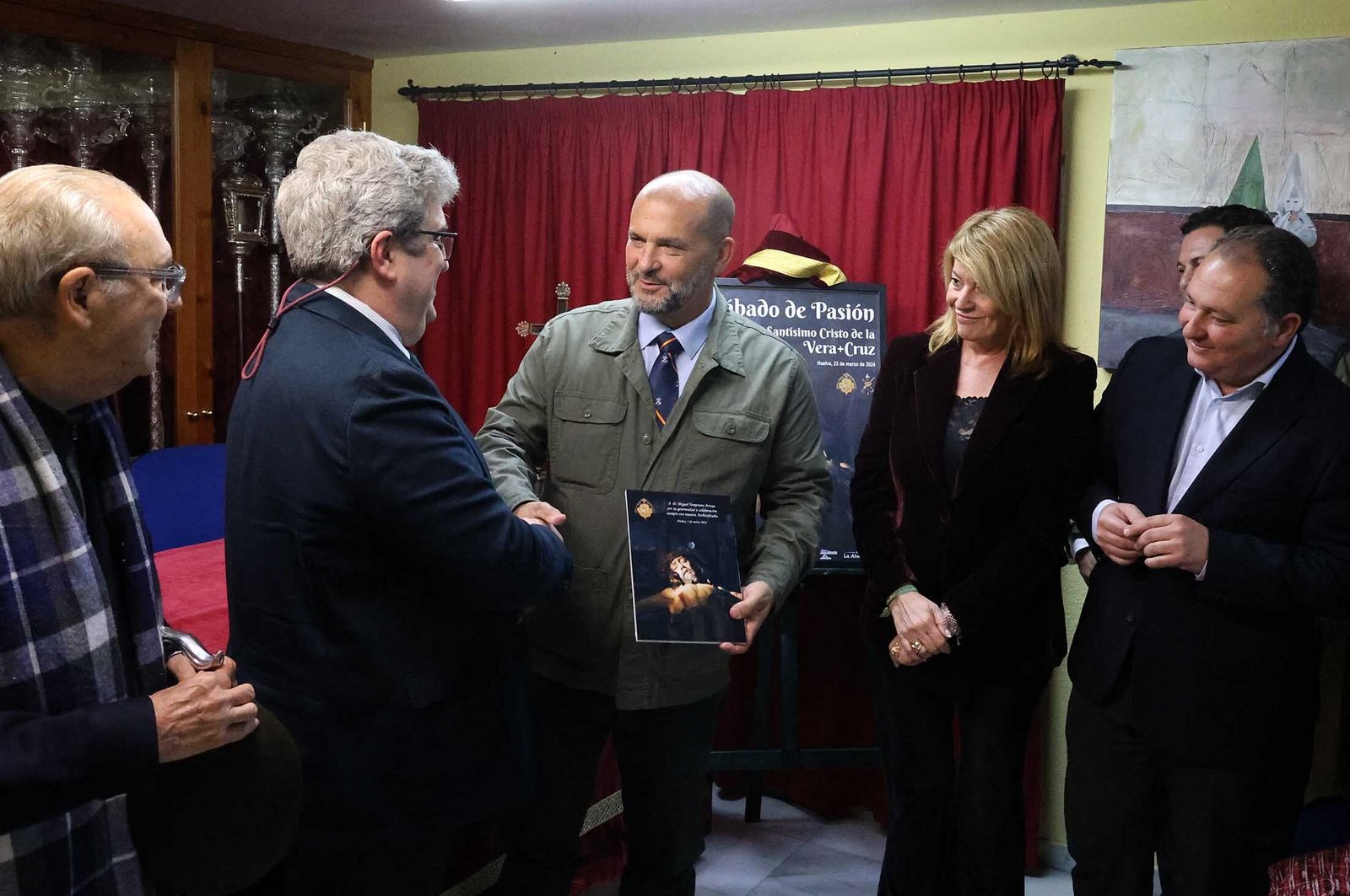 Imágenes del cartel al Cristo de la Vera+Cruz para la salida de la Legión en Huelva