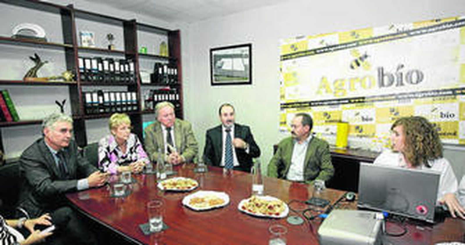 Jerónimo Pérez, Elena Víboras, José Antonio Santorromán, José Manuel Ortiz, Francisco Torres e Isabel Santorromán.