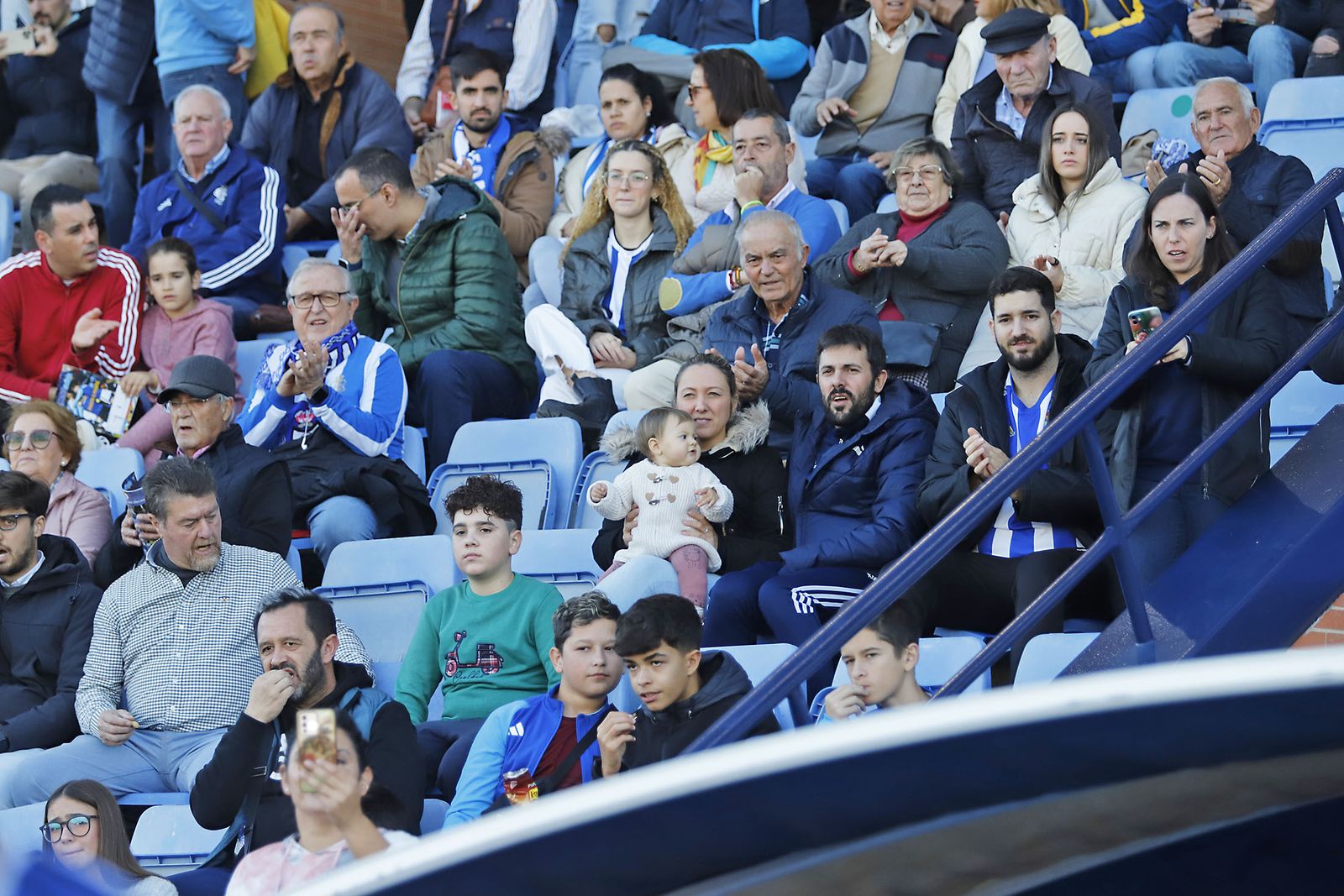 Imágenes del ambiente en el encuentro entre el Recreativo de Huelva y el Real Murcia