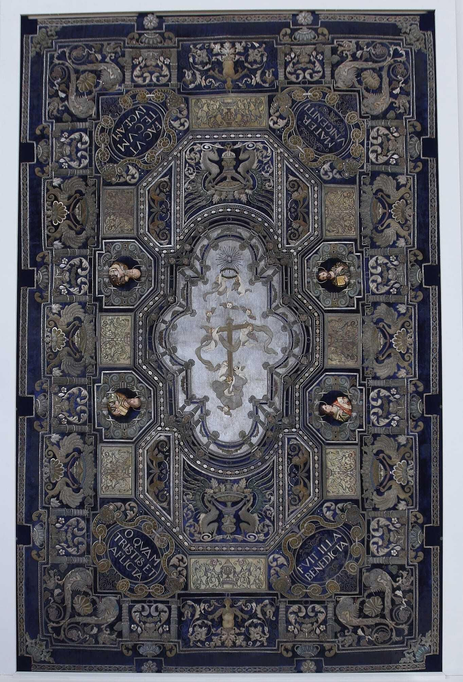 El techo de palio del Buen Fin tras pasar por el IAPH.