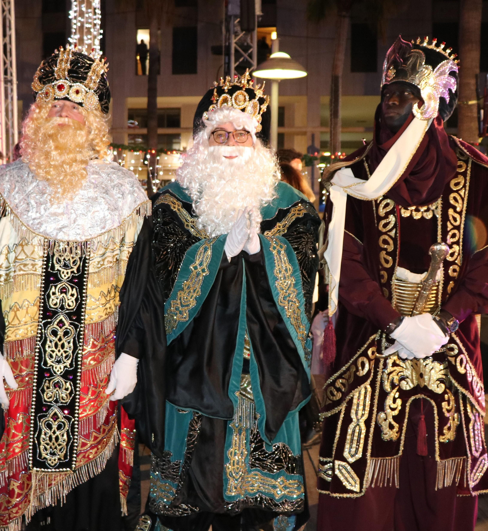 El Ejido busca 12 ayudantes para las videollamadas de los Reyes Magos