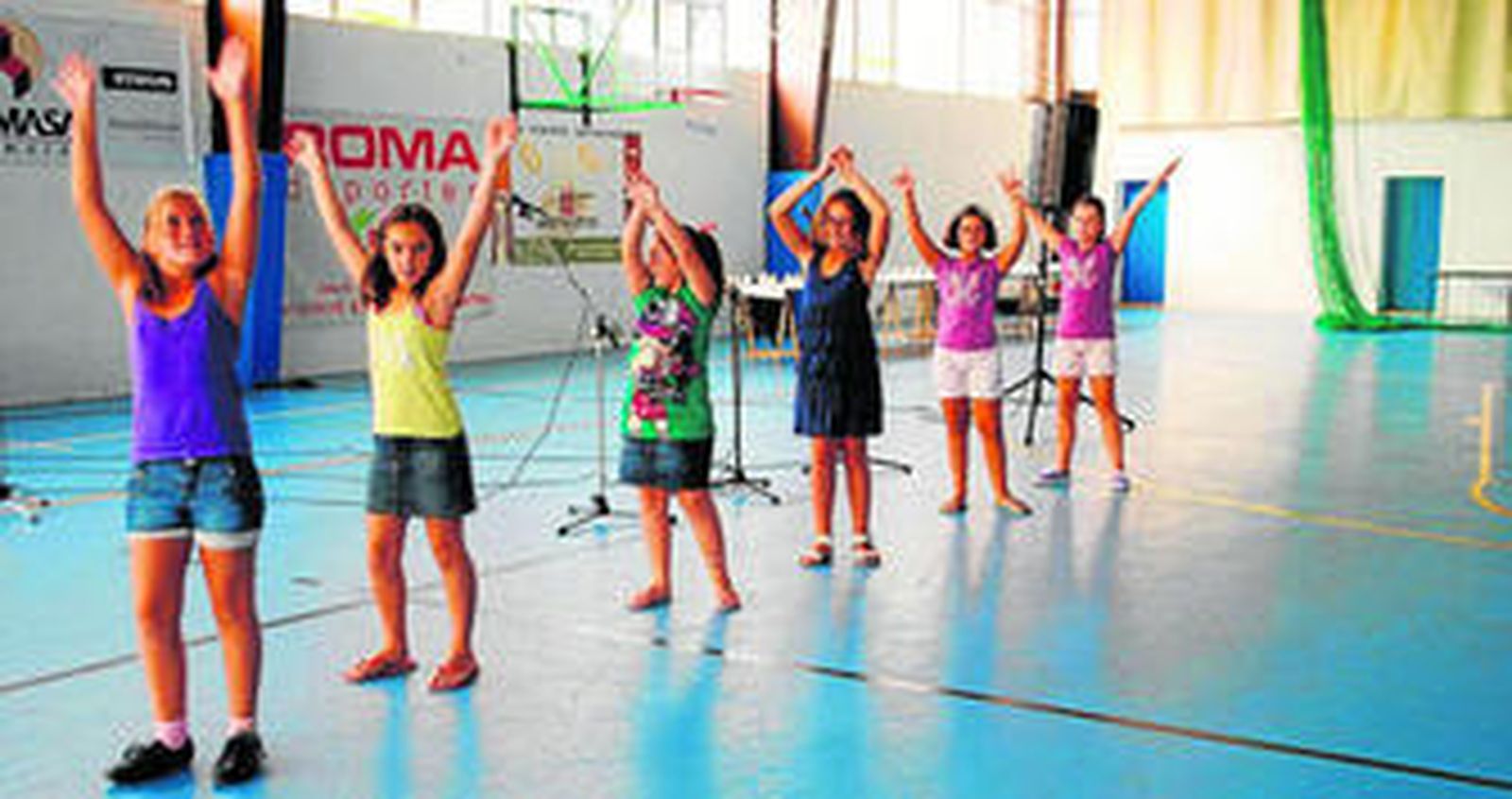 Un grupo de alumnas prepararon un  baile especial y dieron muestras de lo aprendido en el taller de baile moderno.