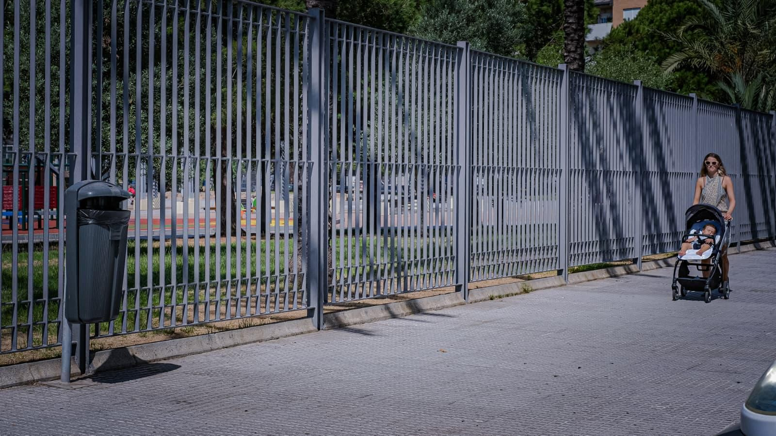 Uno de los muchos jardines vallados de la ciudad de Cádiz