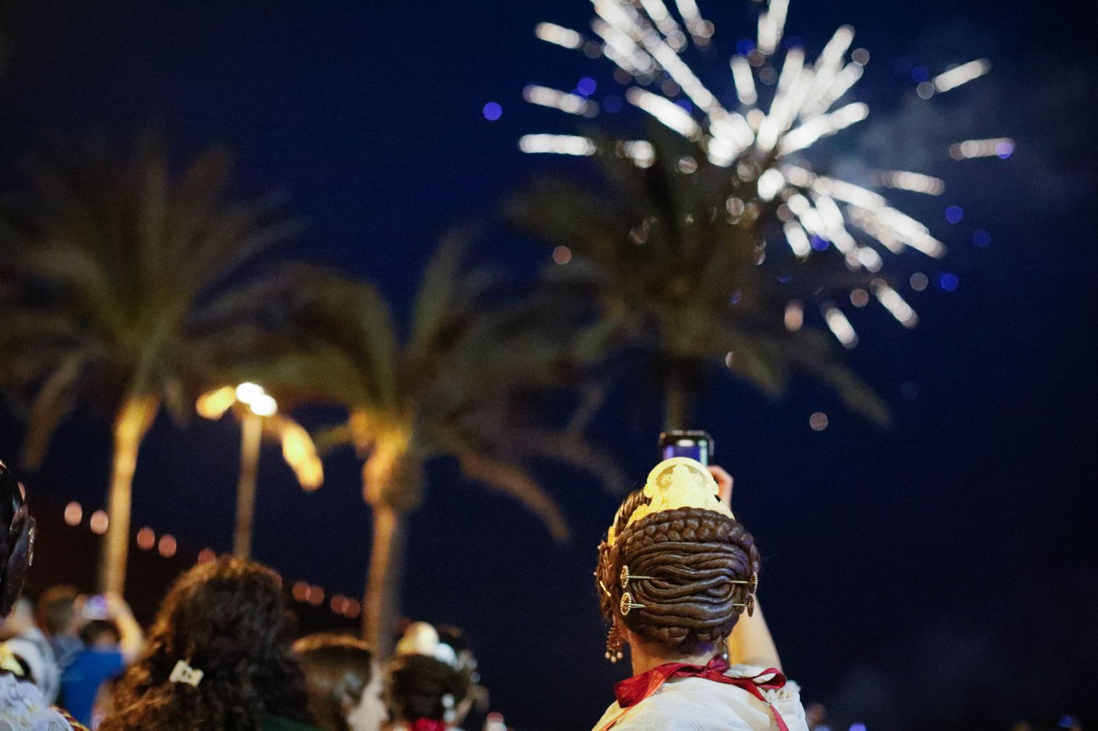 La cremá de las fallas cierra el ‘Fallers pel Món’ en imágenes