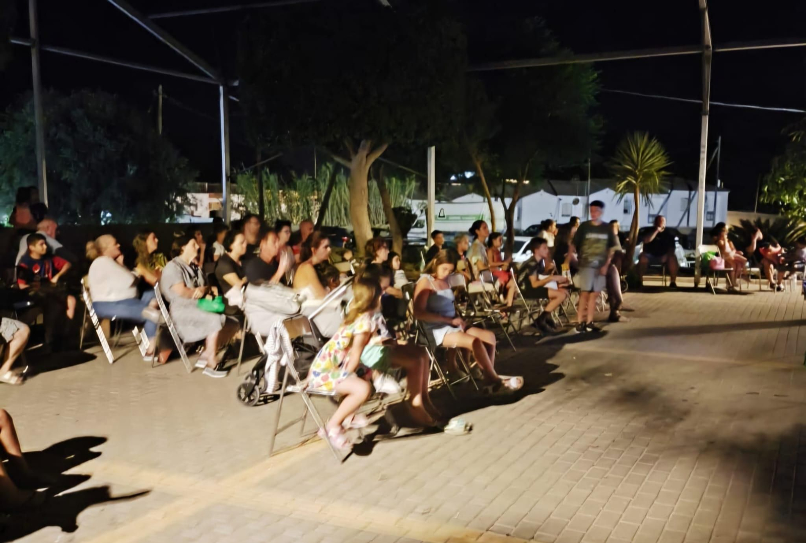 Un grupo de personas disfrutando de una de las proyecciones.