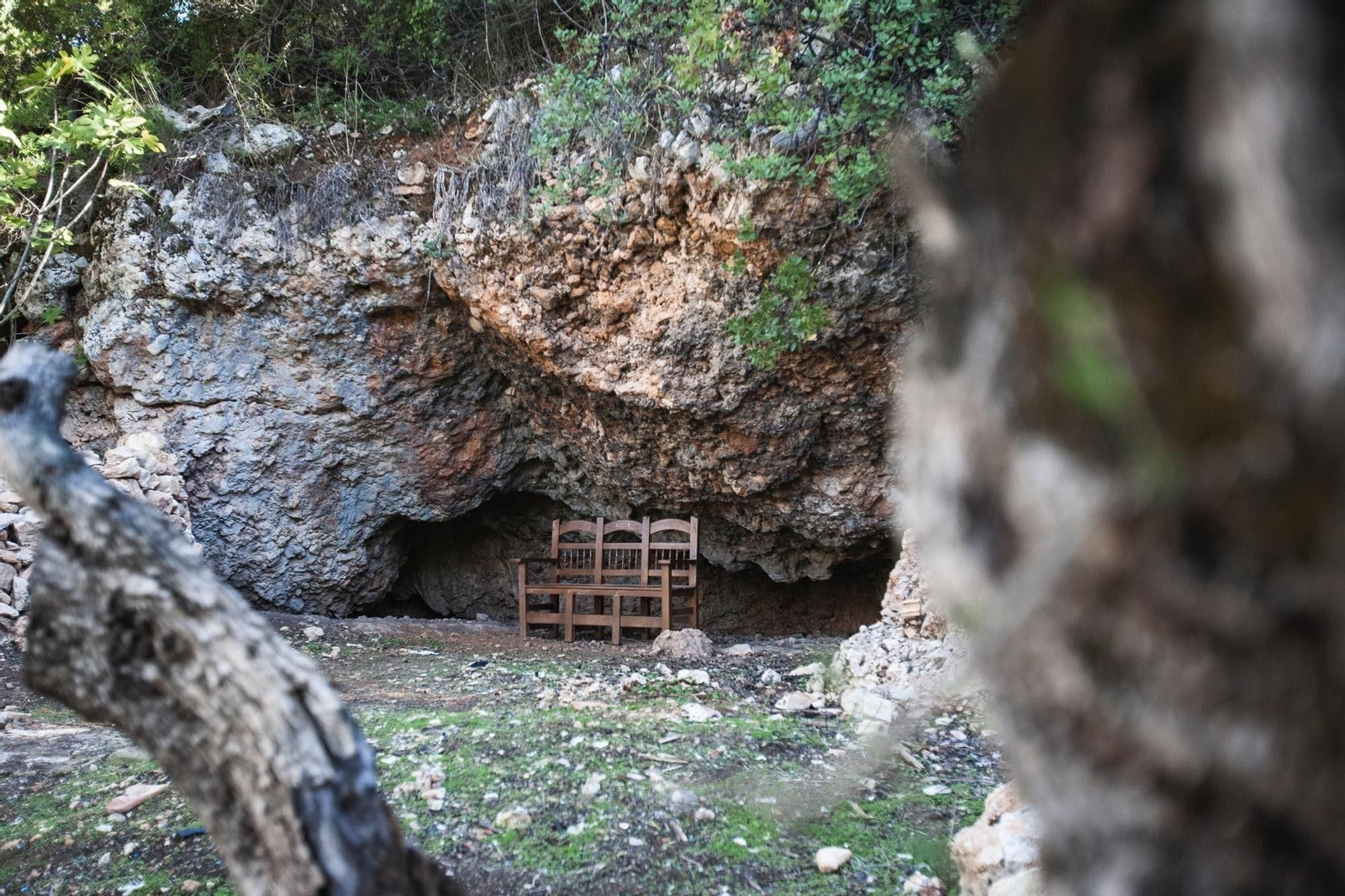 Una de las rutas inauguradas con mobiliario local.