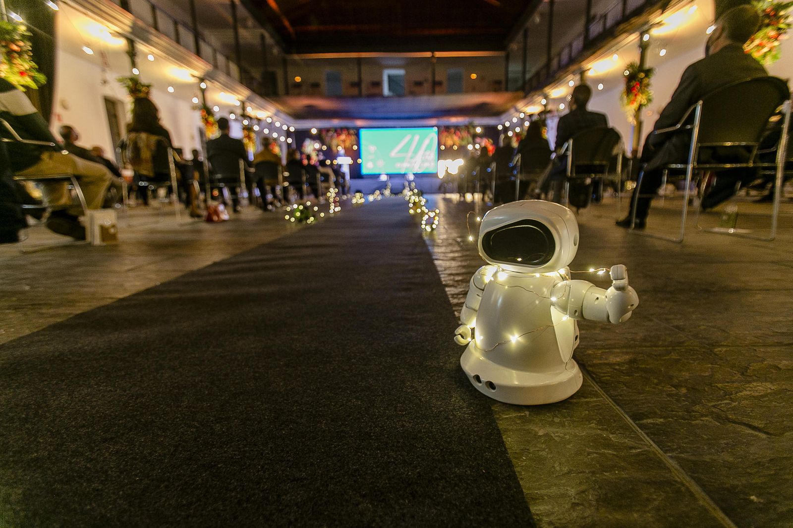 Uno de los robots realizados en la UCA, durante el acto de los hitos de investigación en sus 40 años.