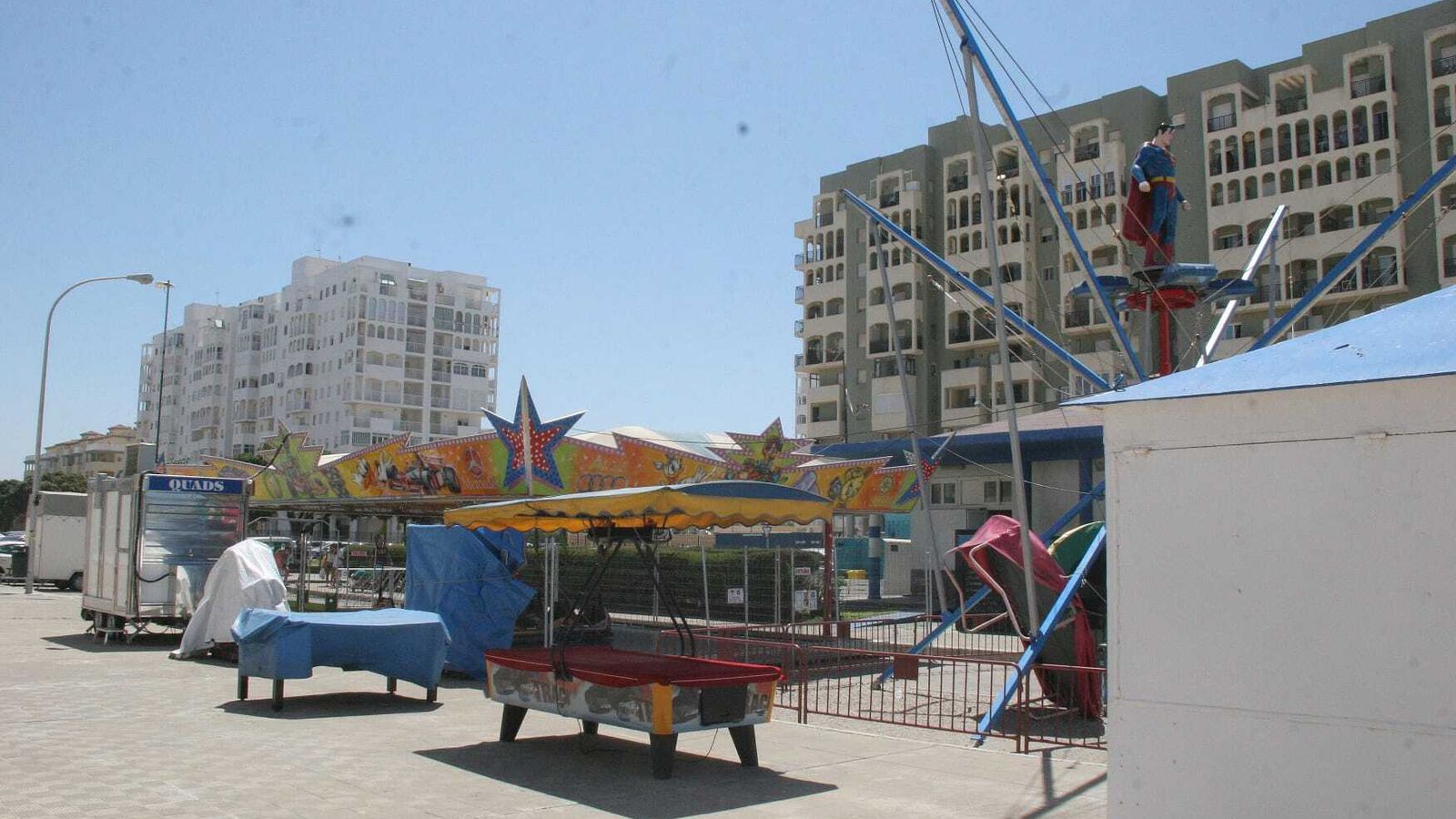 El cierre del paseo de Valdelagrana al tráfico rodado permitirá disfrutar con mayor comodidad de atracciones y hostelería.