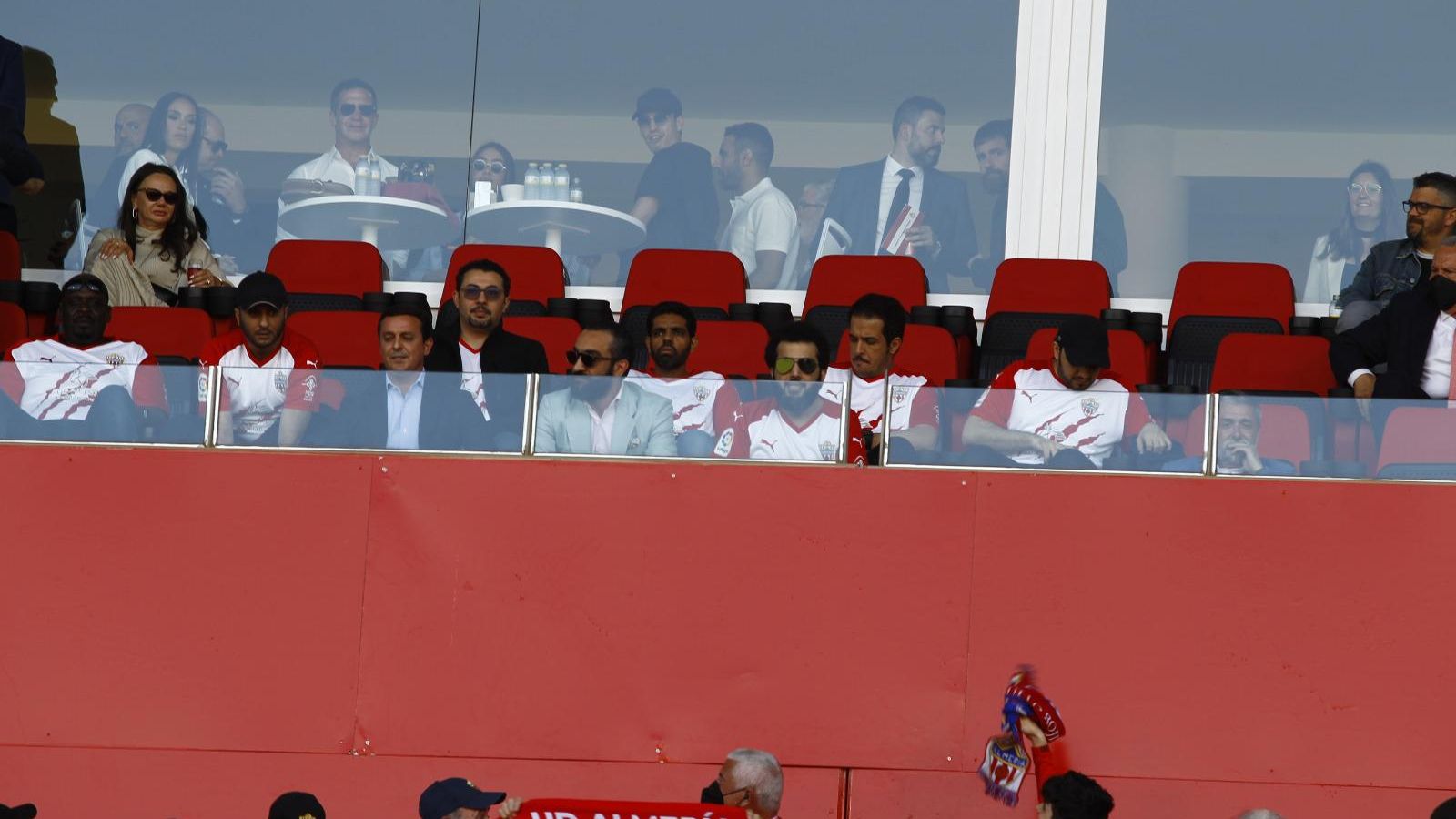 Turki Al-Sheikh siguió su primer partido desde el palco y fue ovacionado por la afición