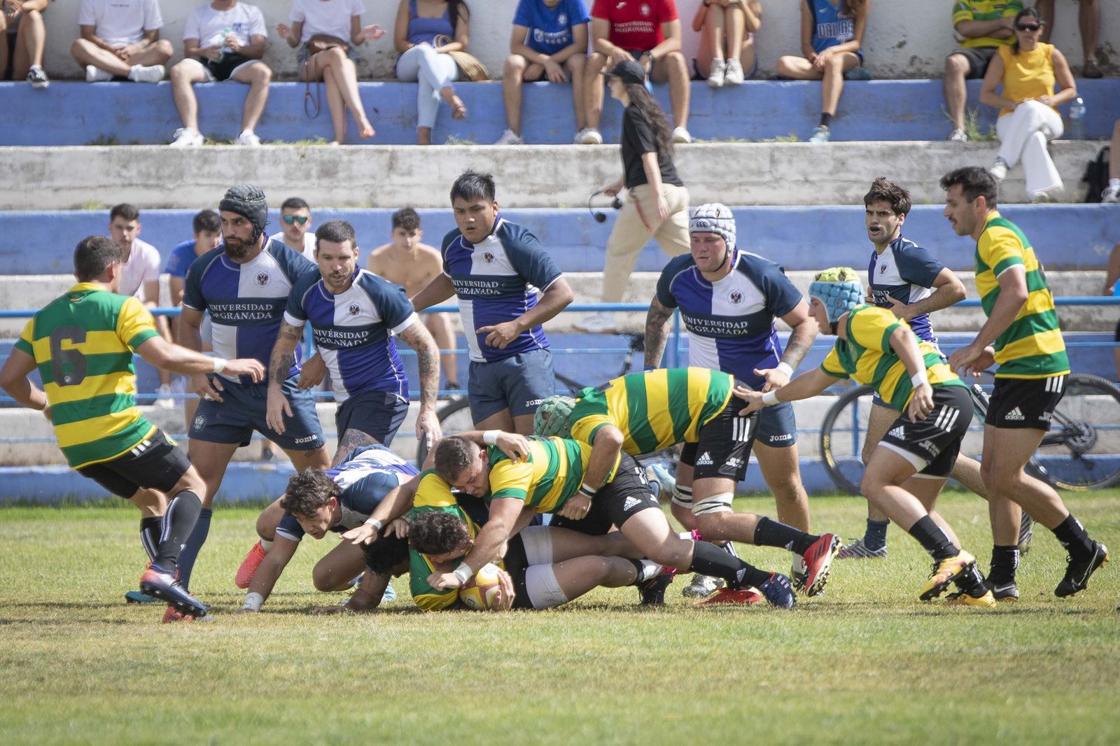 Las mejores fotos del partido del ascenso a División de Honor B de rugby entre Universidad de Granada y Portuense