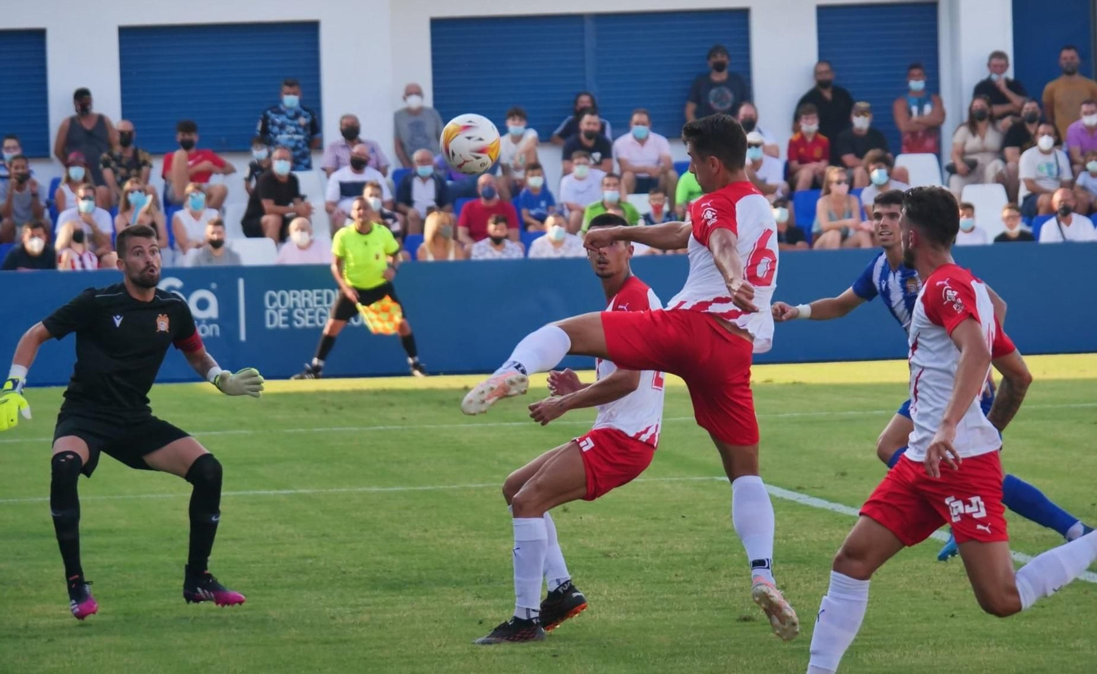 Una imagen del partido en El Rubial.