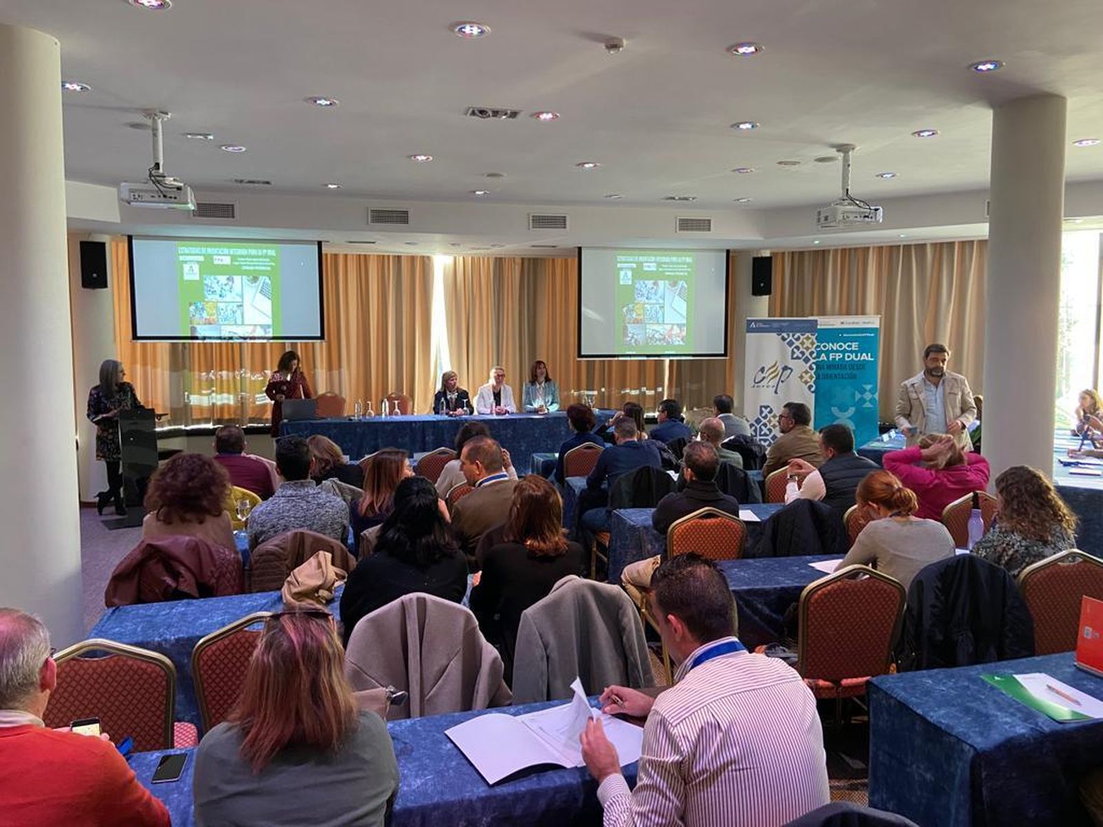 Más de cien docentes participan en unas jornadas de orientación sobre el FP Dual