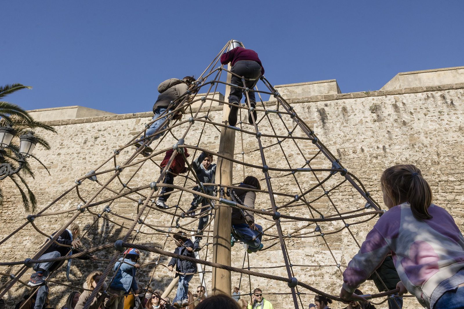 Las imágenes de la inauguración del nuevo espacio infantil en el foso del Pelícano