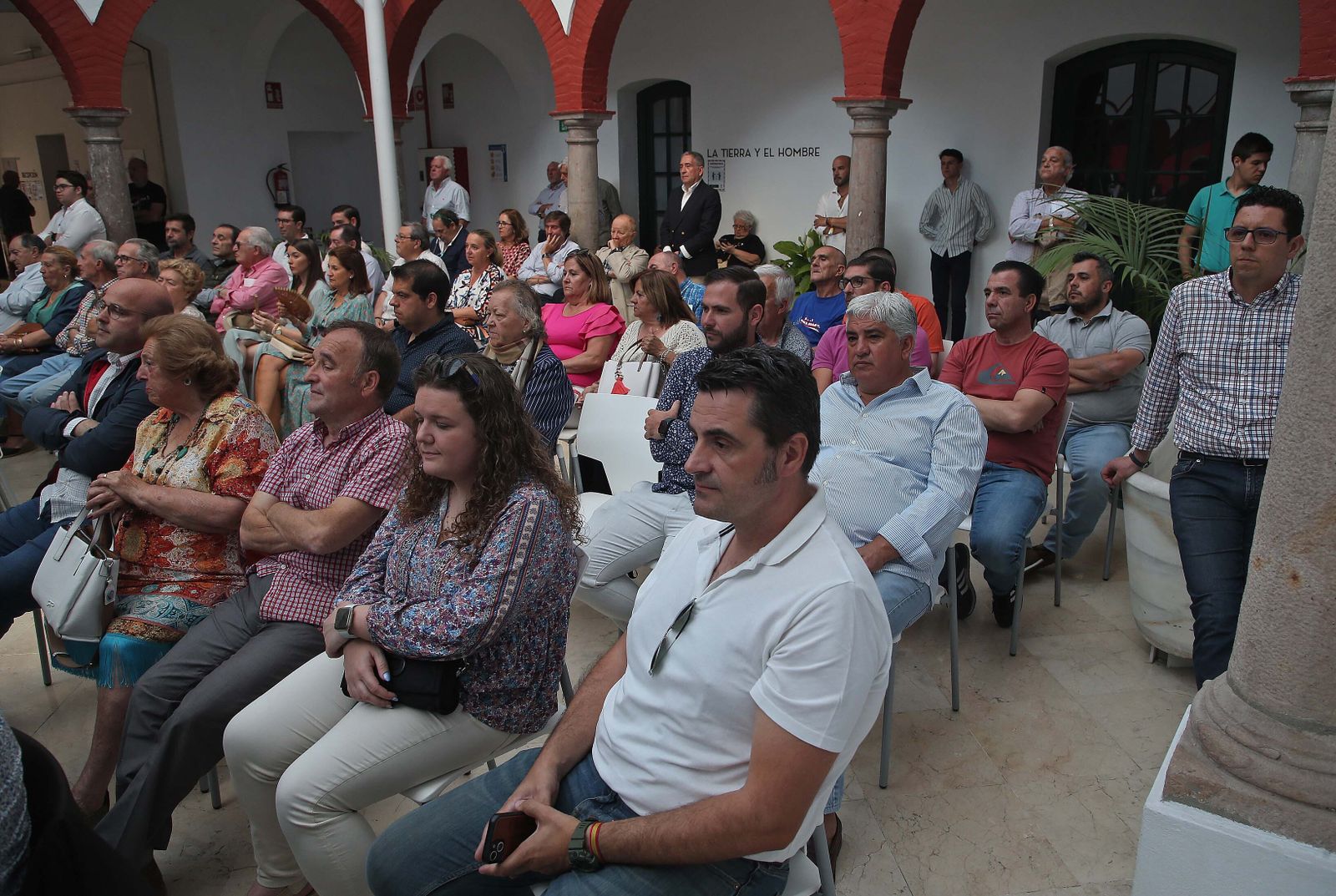 “Ser taurino es progre: veinte años de la alternativa de Vega”, en imágenes