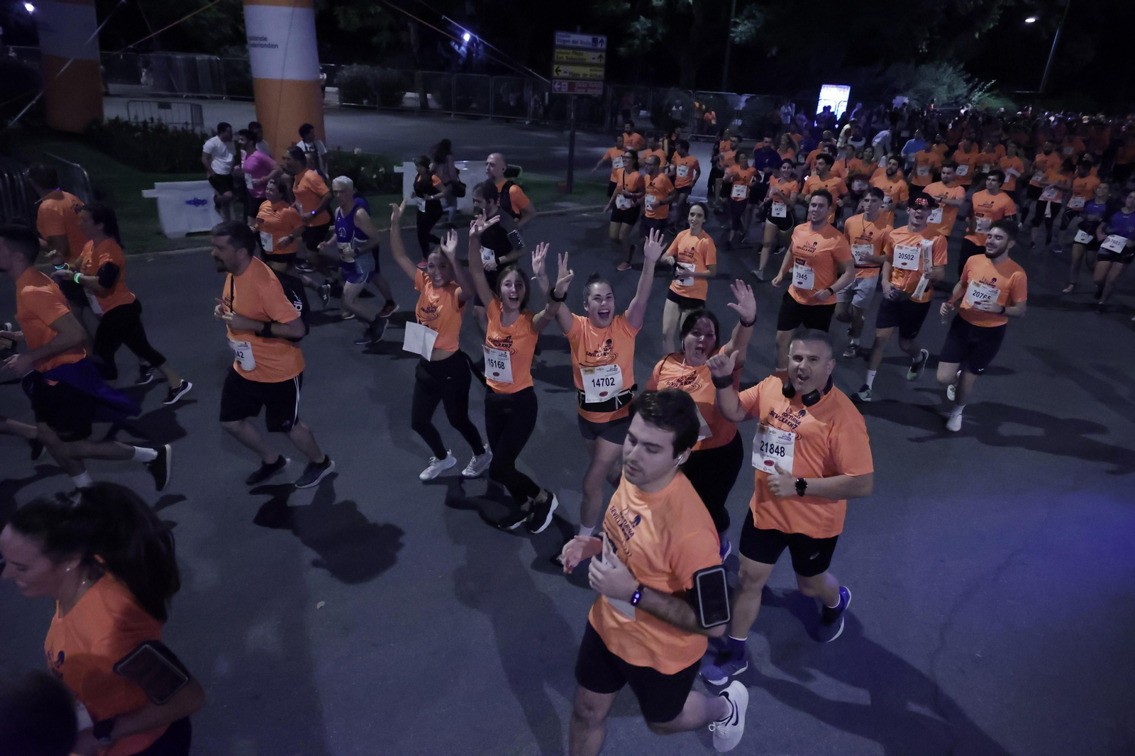 Búscate en la Carrera Nocturna de Sevilla (4)