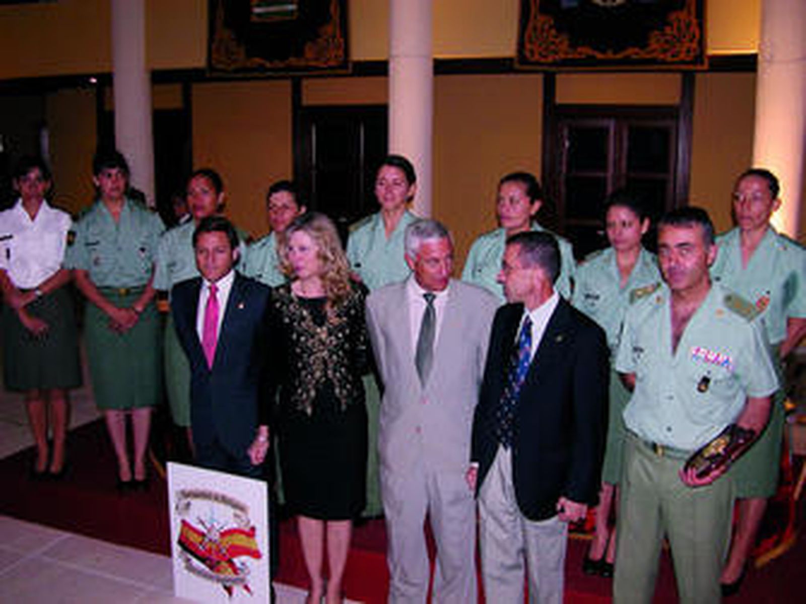 "La mujer está plenamente integrada en las Fuerzas Armadas"