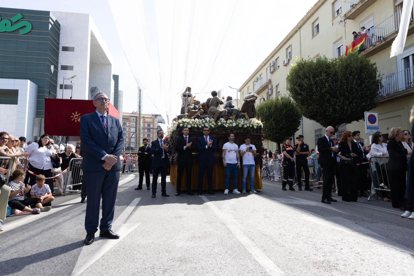 Un Jaén repleto de fieles acompañan los traslados de las veinte imágenes de la Magna (II)