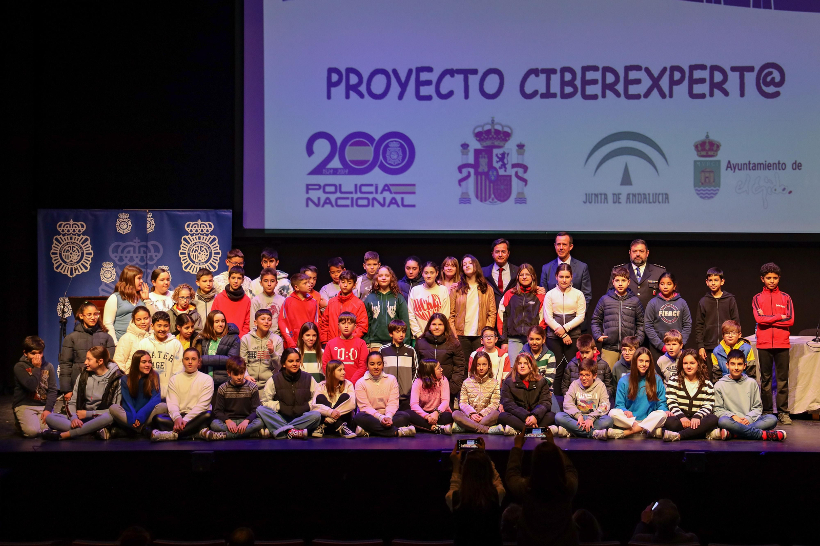 Acto de entrega de carnés a los nuevos 'ciberexpertos'.