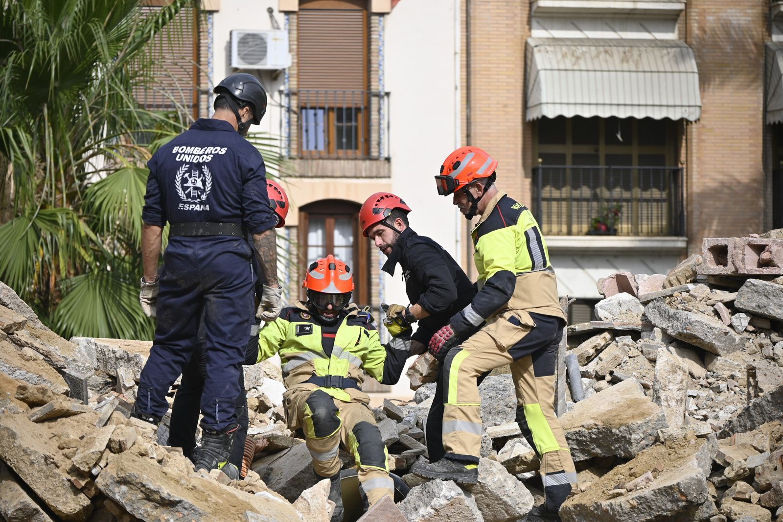 Simulacro de rescate de la Unidad Canina, en la Plaza de la Merced