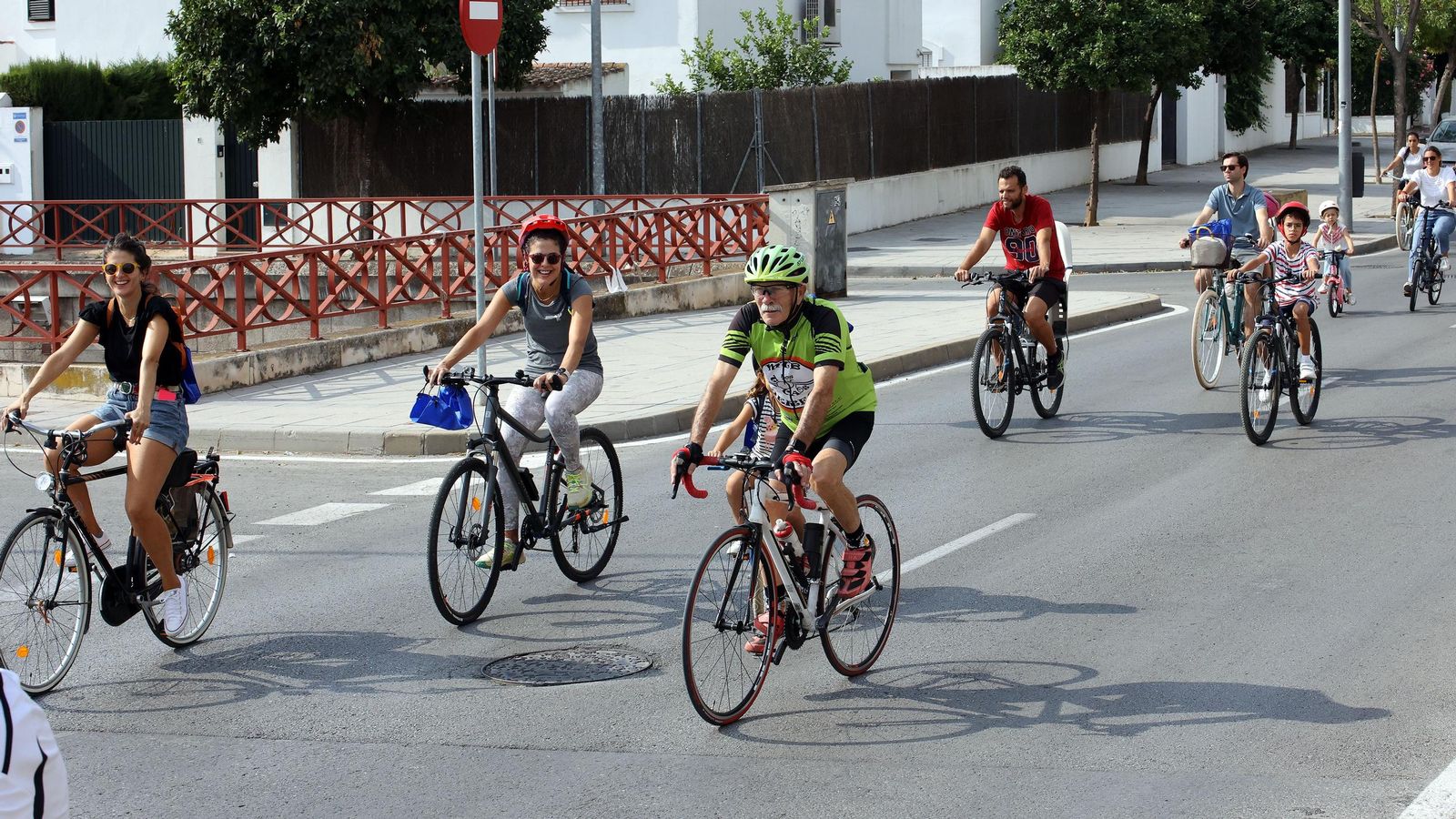Búscate en el Día de la Bici Amistad por Jerez