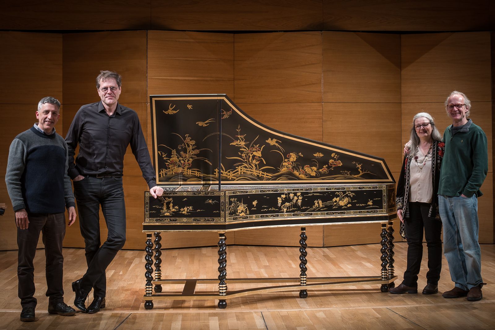 De izquiera a derecha, Alejandro Casal, Pieter-Jan Belder, Elena Felipe y Titus Crijnen posando junto al nuevo instrumento