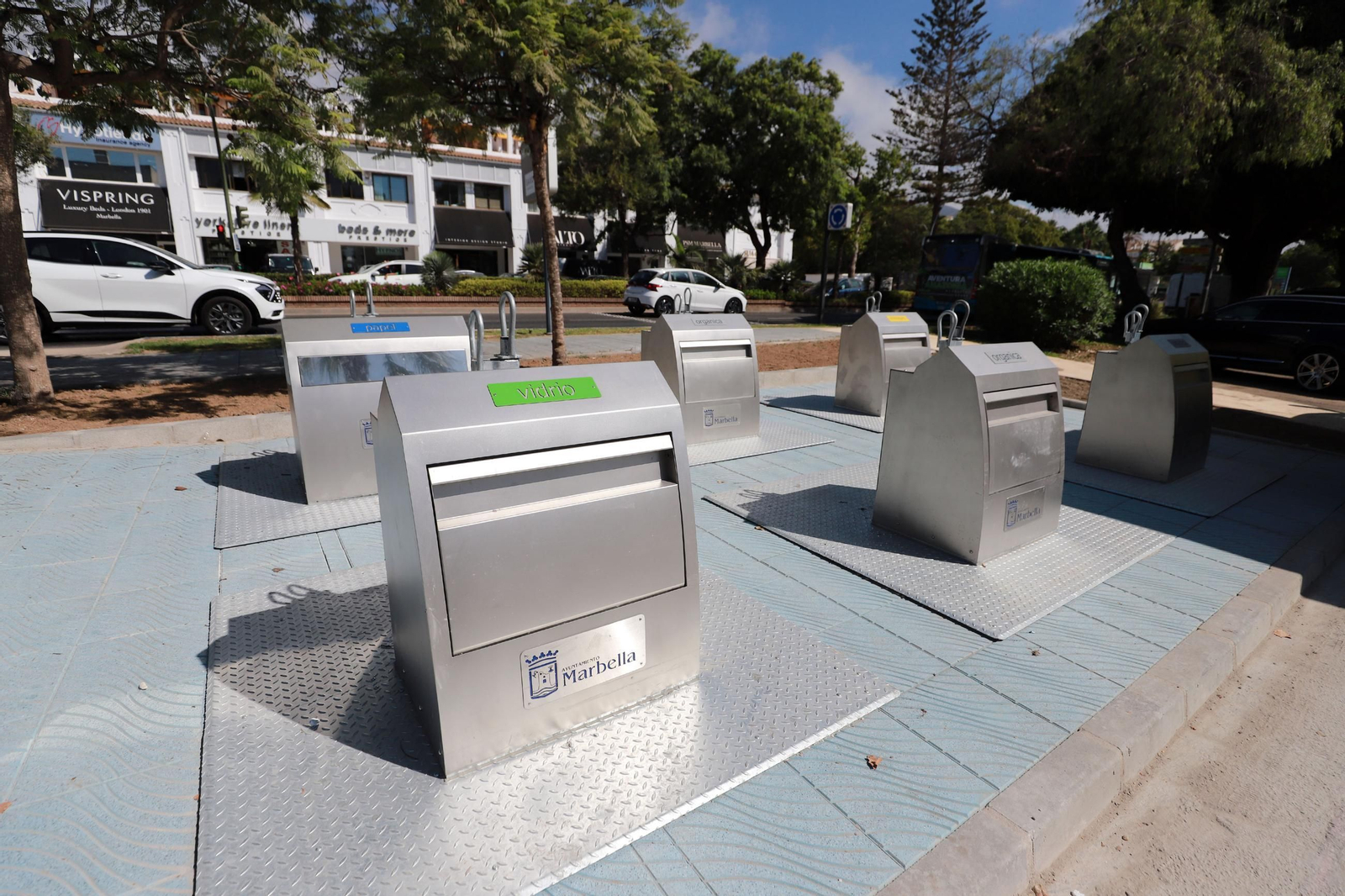 Las nuevas islas ecológicas instaladas en el bulevar Ashmawi. Las nuevas islas ecológicas instaladas en el bulevar Ashmawi.