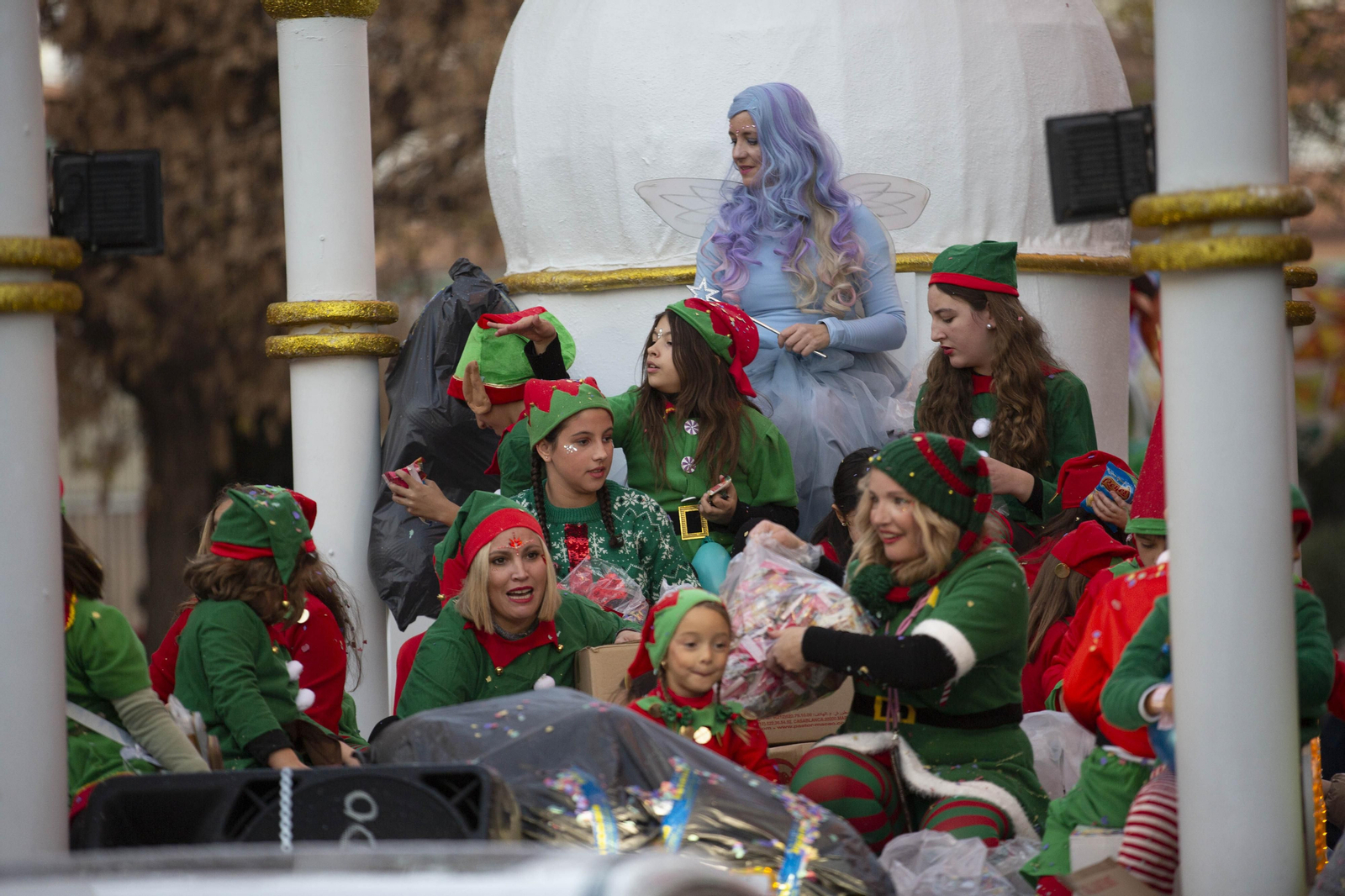 Así ha sido la cabalgata de Papa Noel por Granada