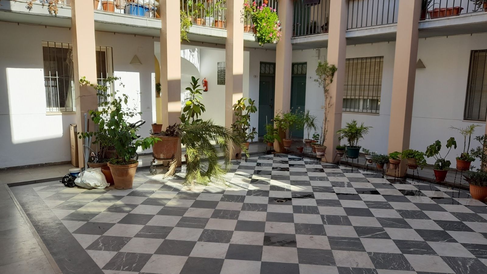 El interior del edificio de la plaza de la Corredera, declarado BIC.