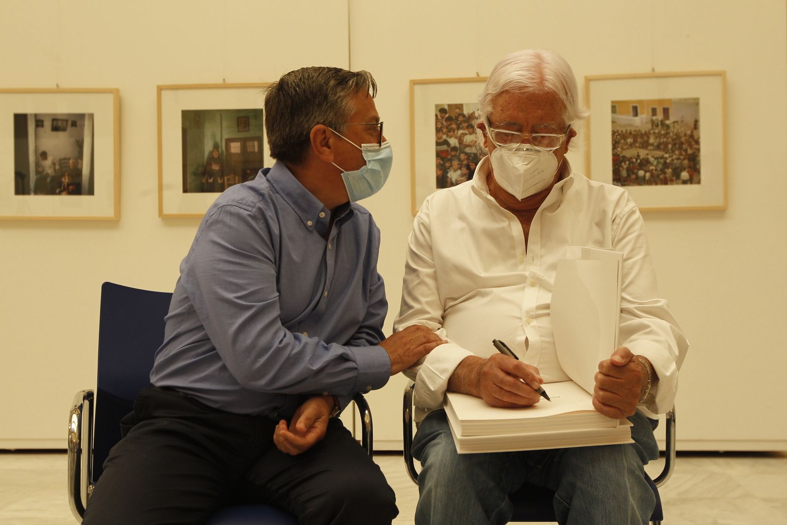 Presentación del libro "La Chanca en Color", del fotógrafo almeriense Carlos Pérez Siquier
