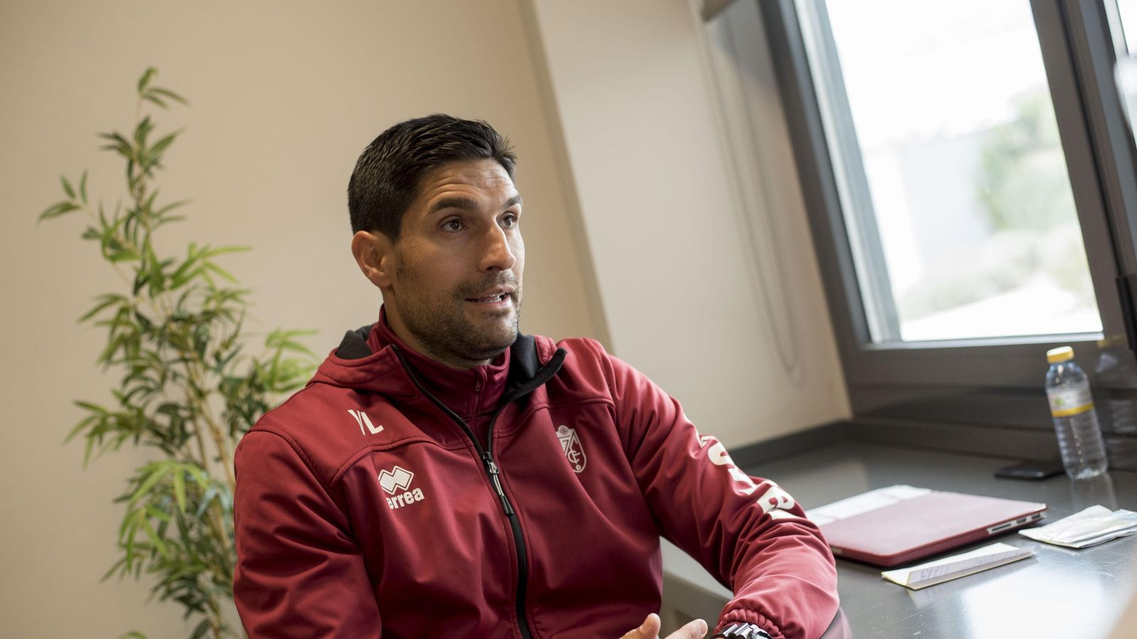 Su formación se completó con el Máster del FC Barcelona.