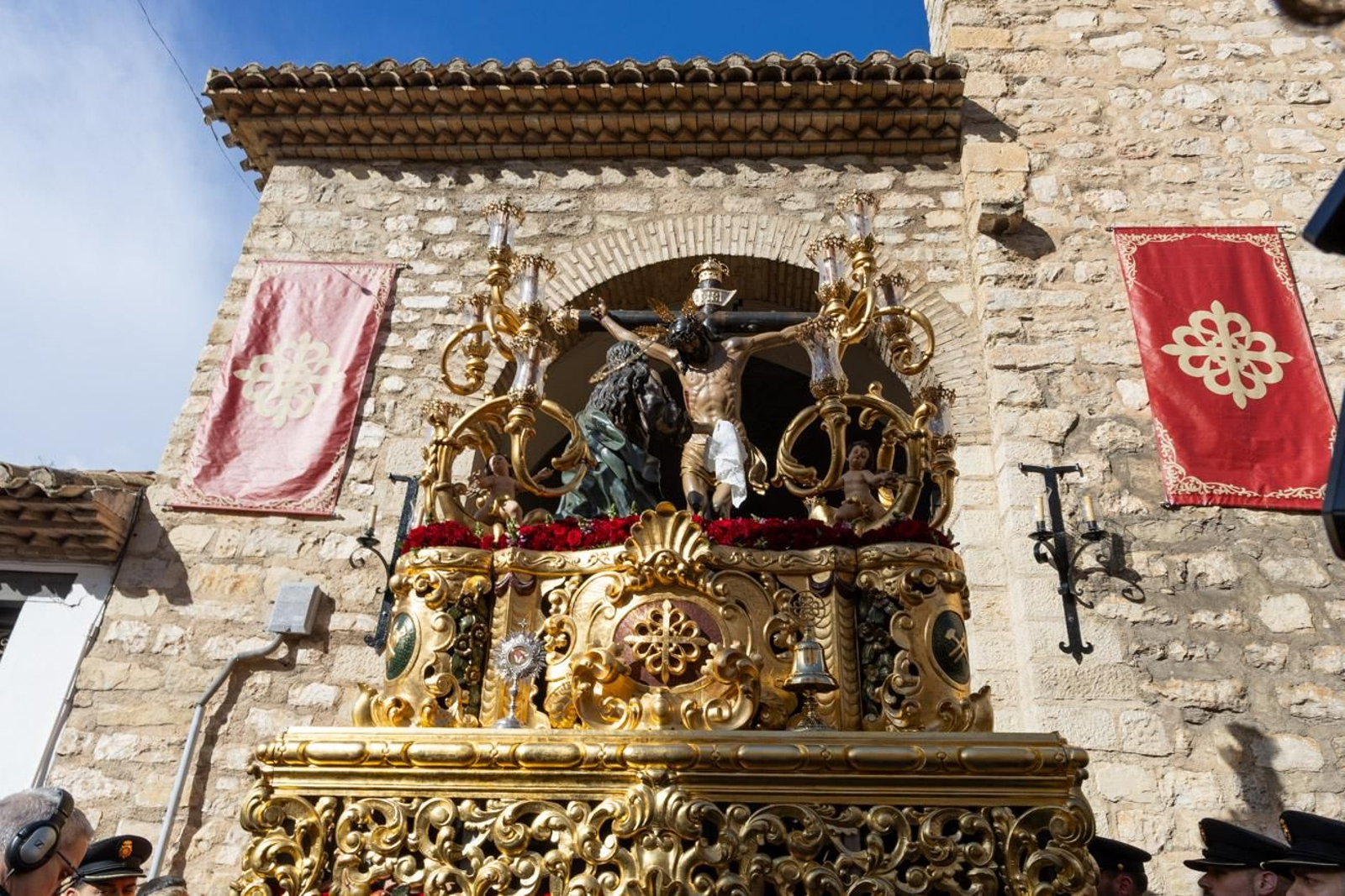 La temida lluvia impide el desarrollo normal de este Martes Santo