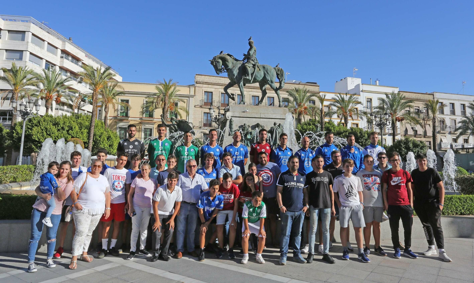 Presentación de las equipaciones del XEREZDFC