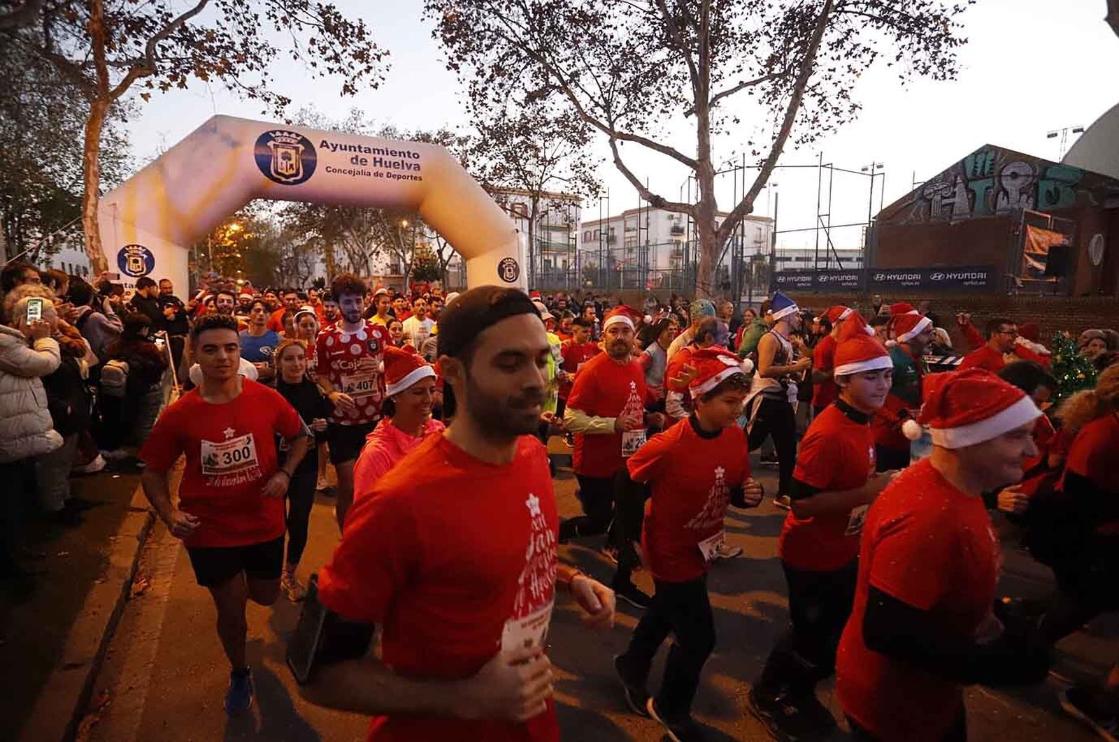 Imágenes de la carrera de San Silvestre en Huelva