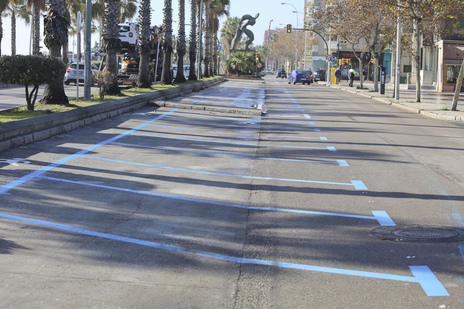 Plazas de SARE vacías en la zona de Huelin.