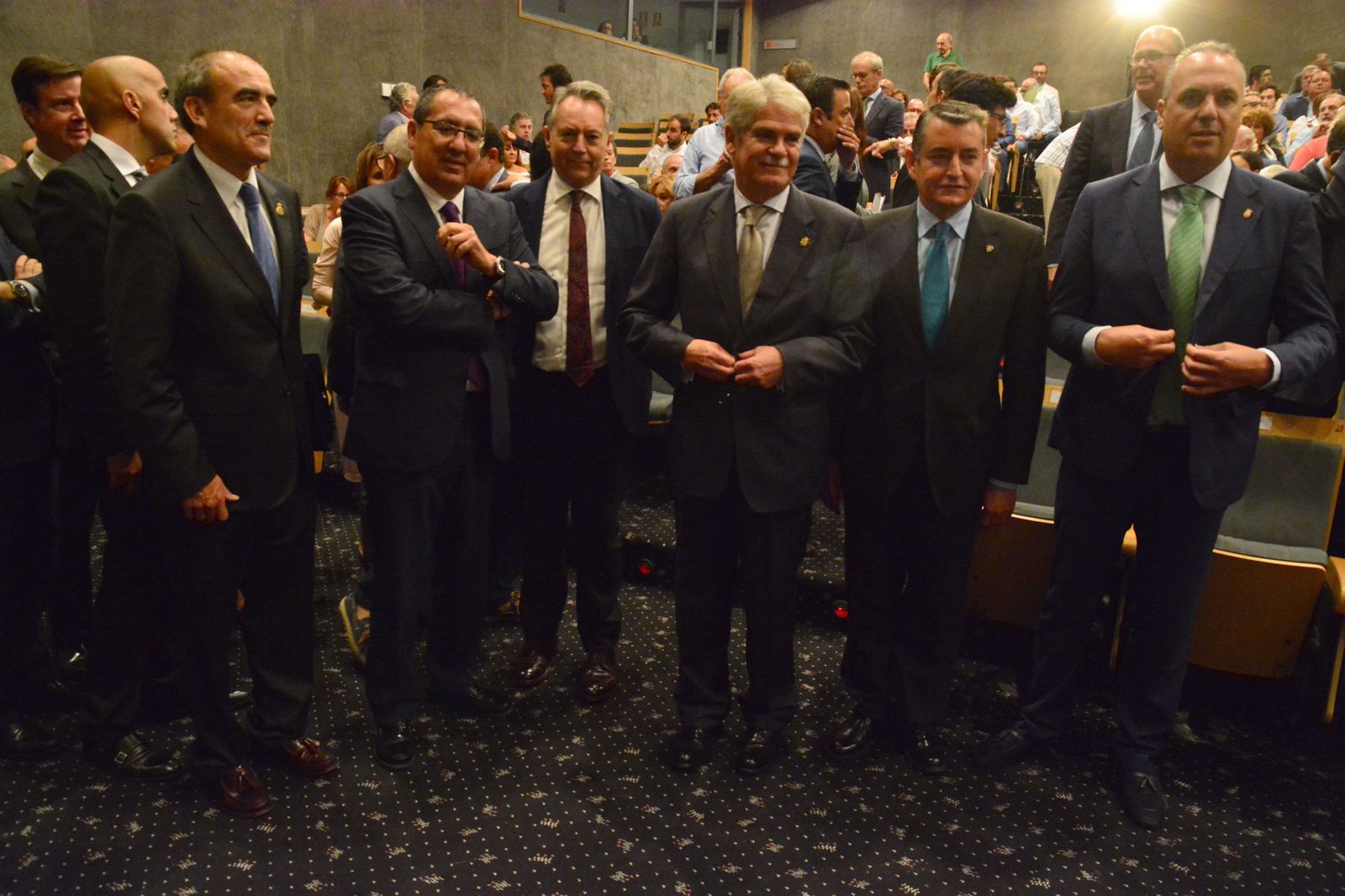 Las imágenes del ministro Alfonso Dastis en el Foro Joly