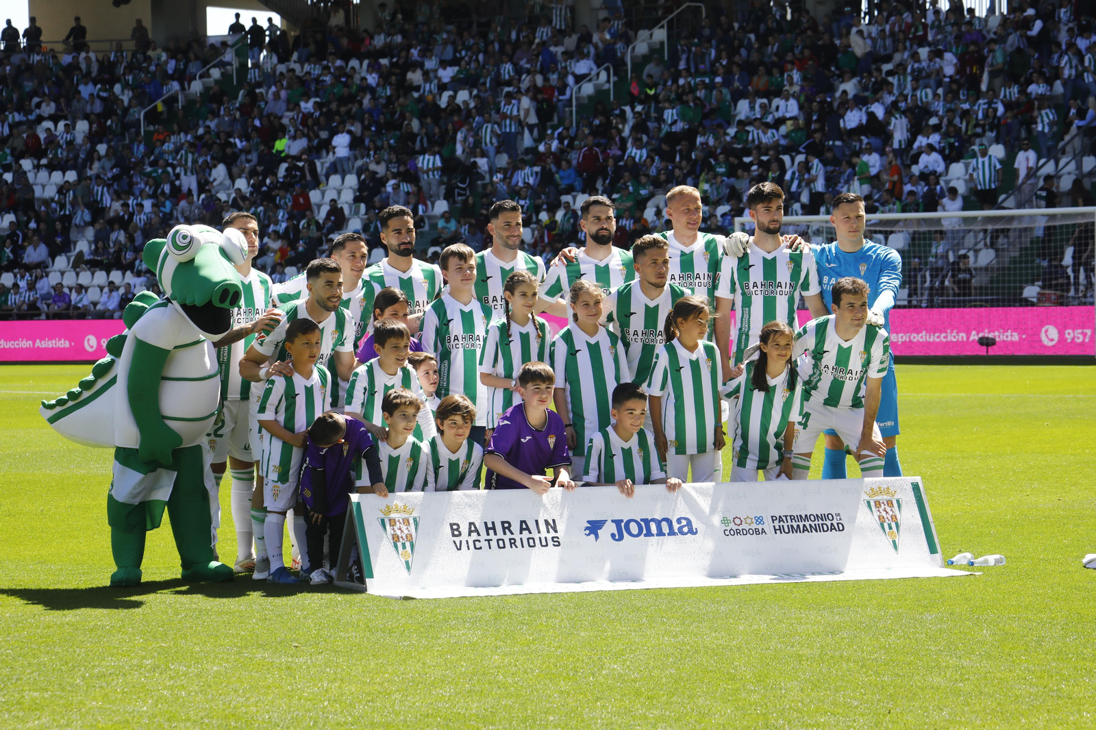 Las fotos del ambiente en El Arcángel para el Córdoba CF - Elche
