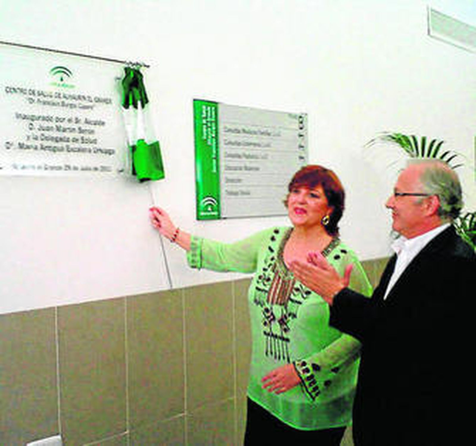 Escalera y Martín Serón, ayer, en la inauguración del centro de salud.