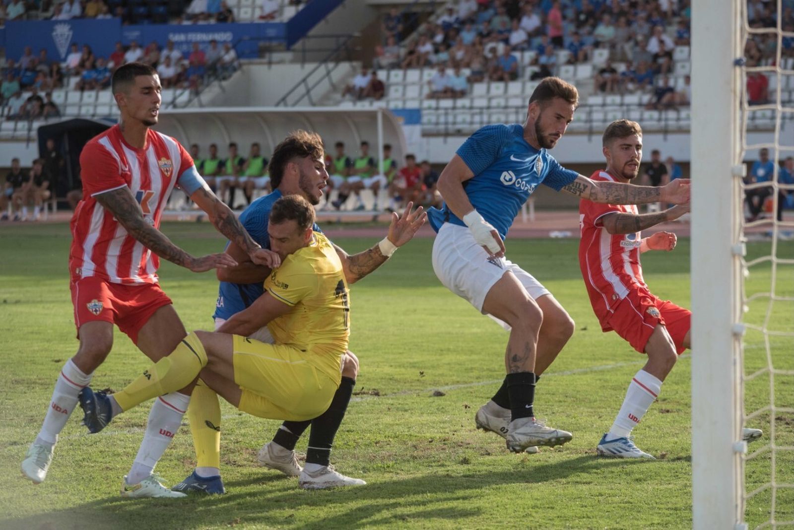 Rubén del Campo se dispone a marcar el 1-1.