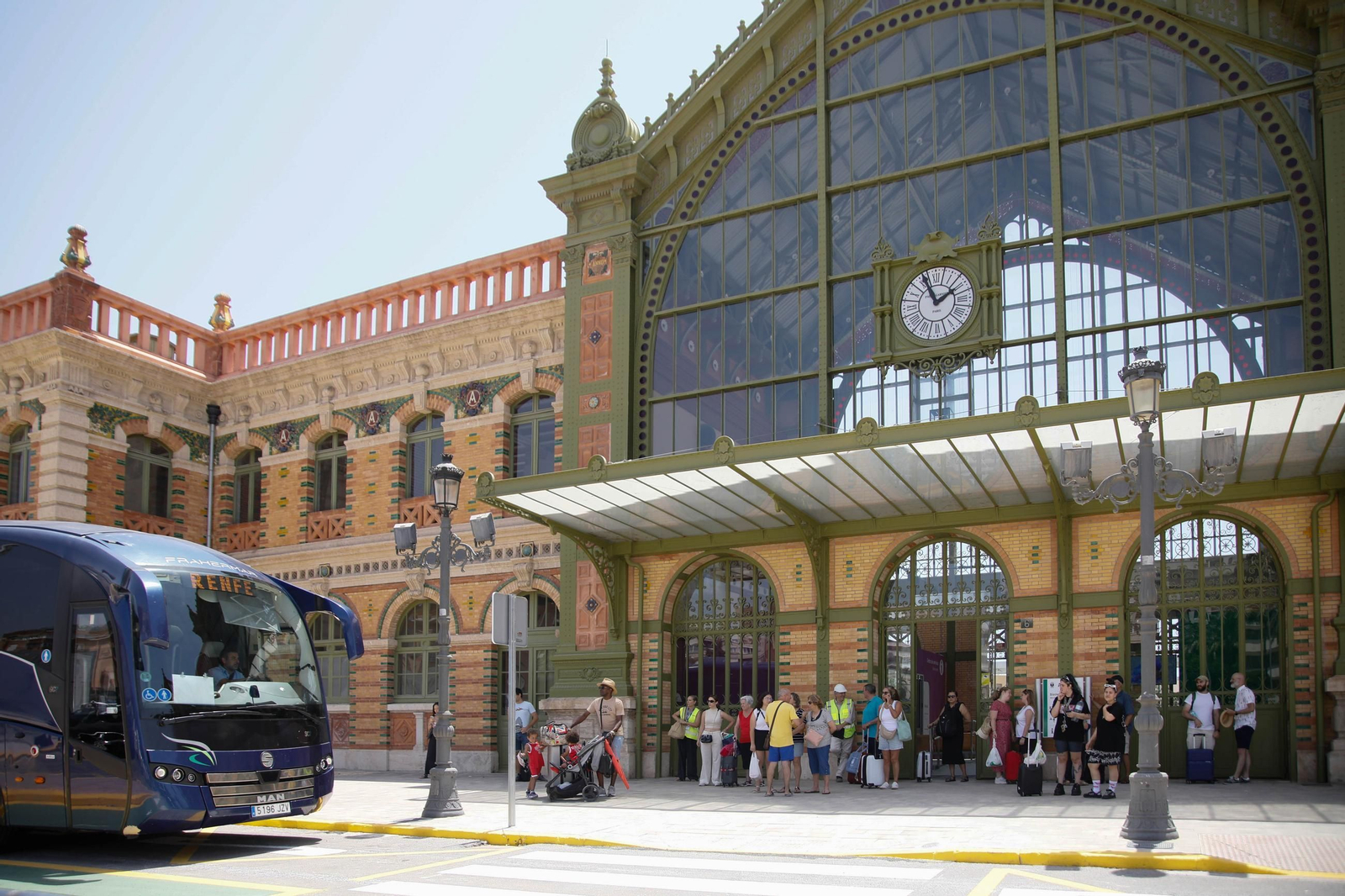 La apertura de la antigua estación de RENFE de Almería, en imágenes