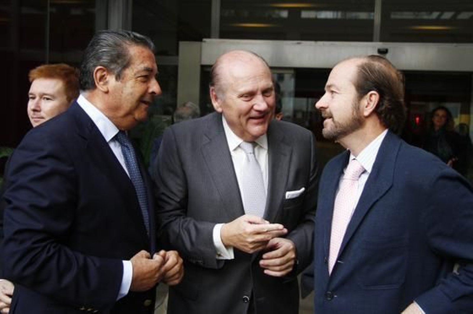 José María González-Valverde, con José Moya, presidente de Persán, y Guillermo García-Palacios.

Foto: Juan Carlos Vázquez