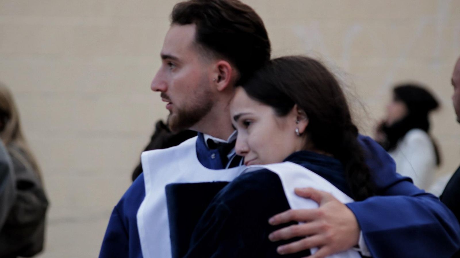 Estrella se vio sorprendida por la lluvia en su procesión.