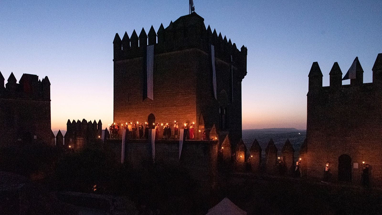 Castillo de Almodóvar del Río iluminado durante las Jornadas Medievales