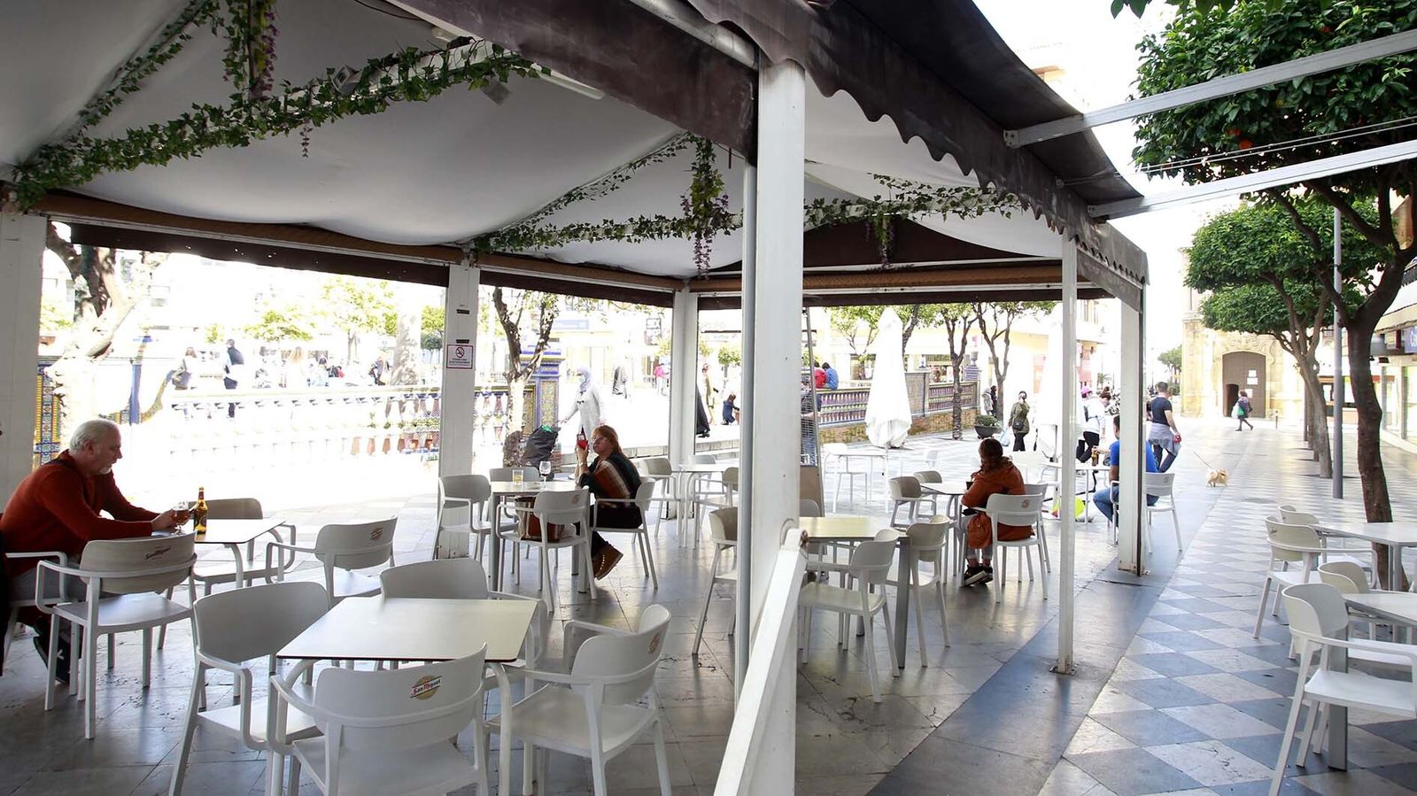 El comercio no esencial y la hostelería vuelven abrir en Algeciras