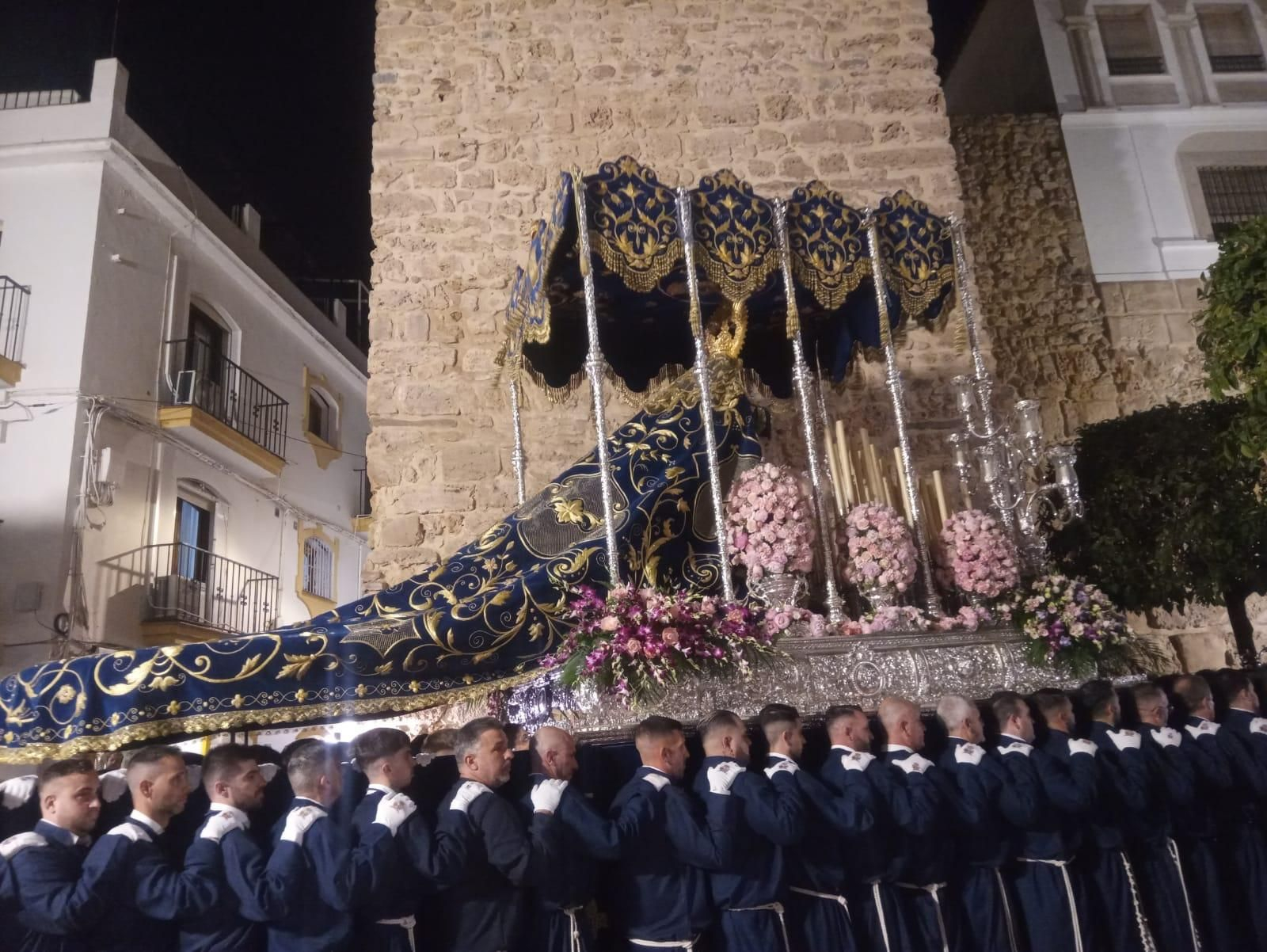 Una Marbella penitente venera al Nazareno el Miércoles Santo