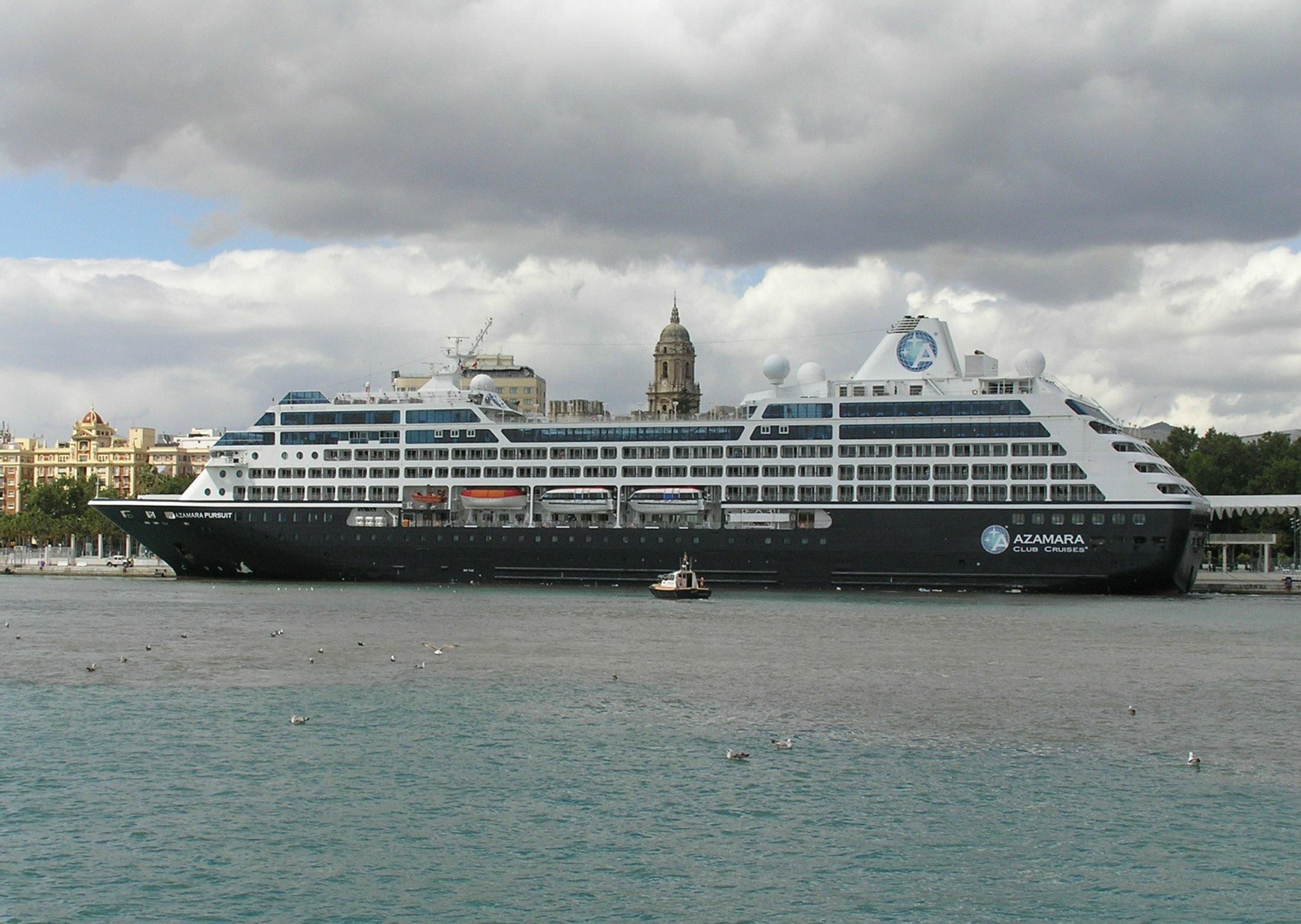 Las fotos de la primera visita del buque de crucero 'Azamara Pursuit' al puerto de Málaga