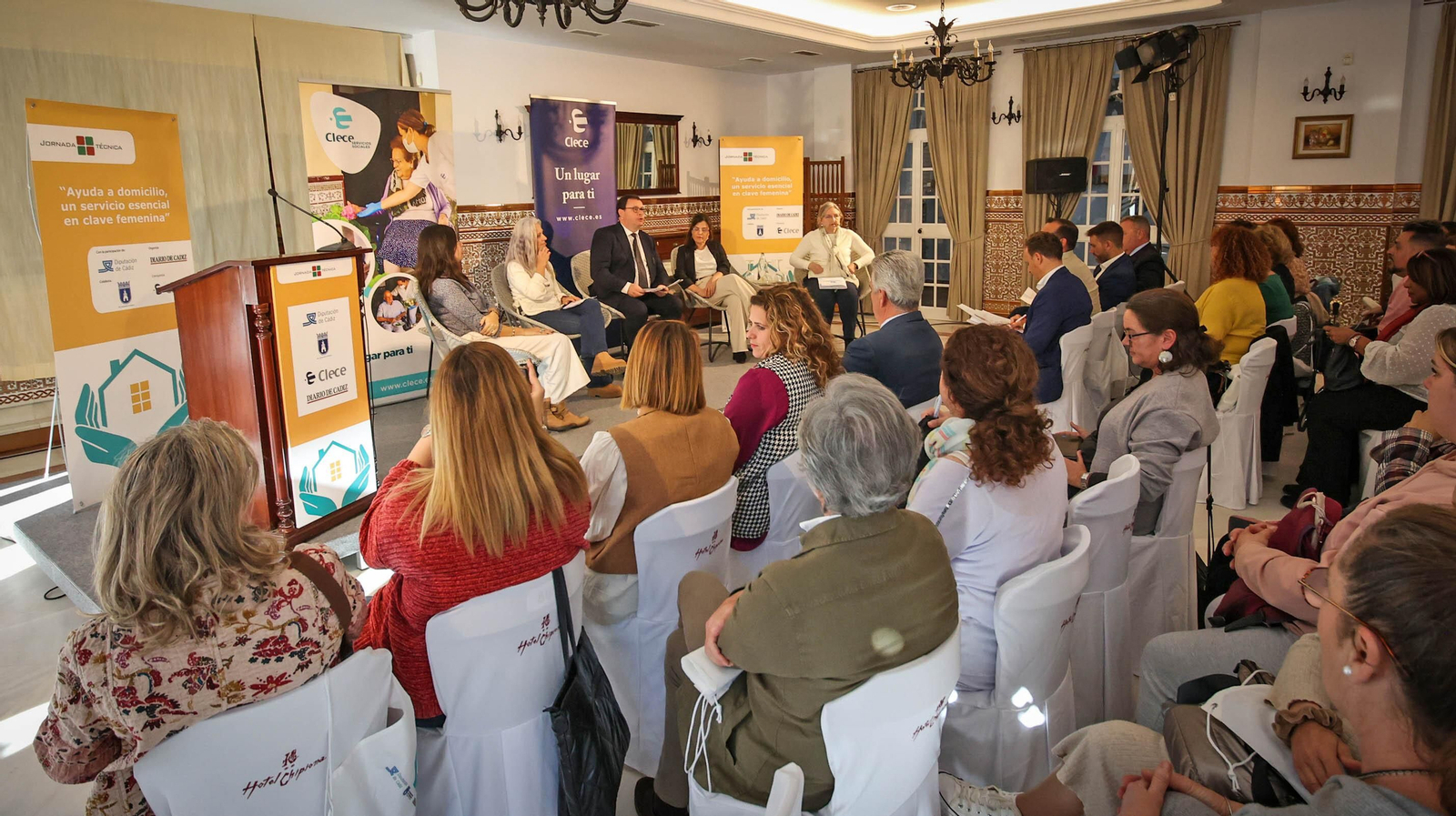 'Ayuda a domicilio, un trabajo esencial en clave femenina'