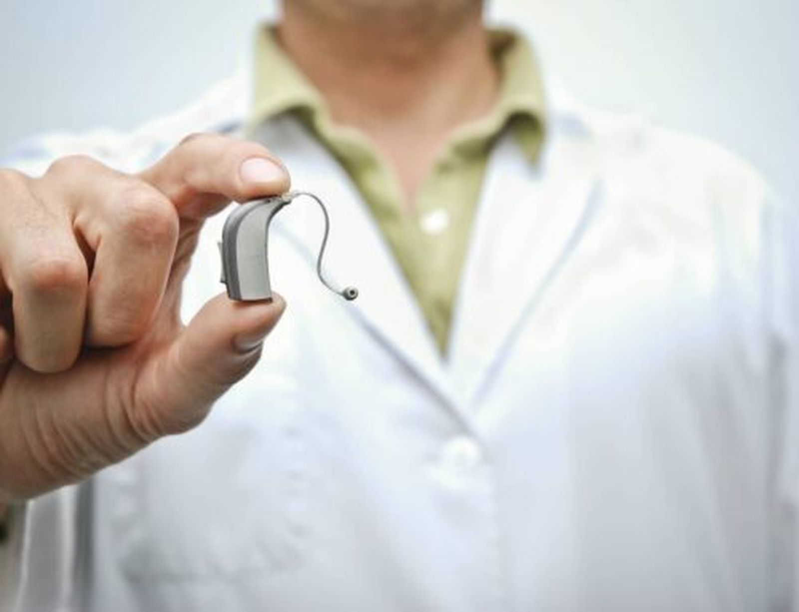 Los audífonos son caros y, a veces, se escapan del alcance de las personas que lo necesitan