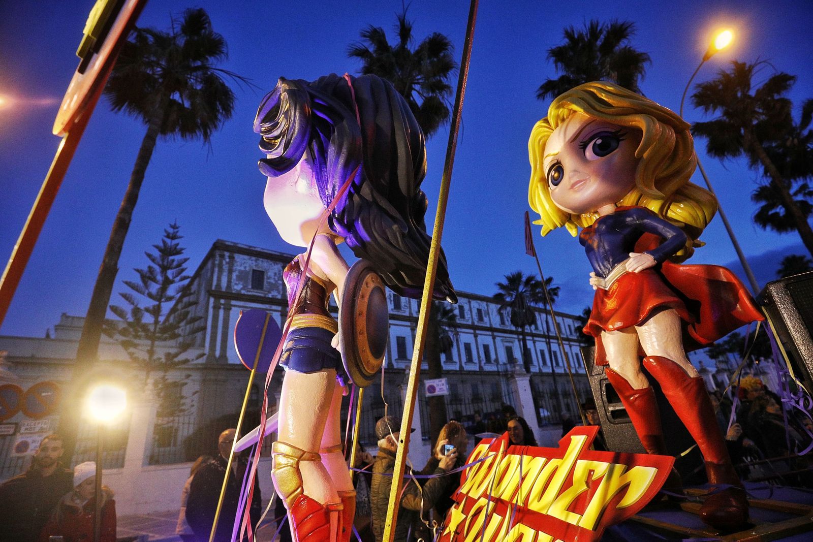 La cabalgata del humo del Carnaval de Cádiz 2023, en imágenes