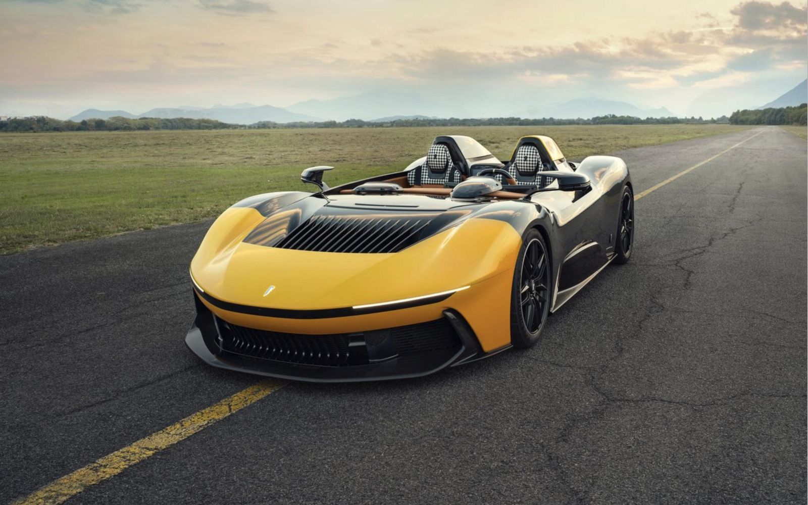 Pininfarina B95, la barchetta eléctrica de 1.900 CV y que cuesta 4,4 millones