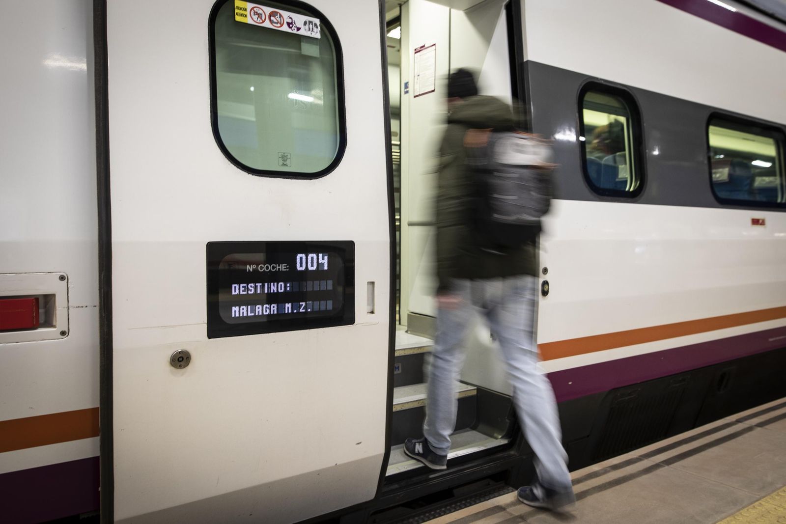 Un usuario usando un tren Avant en una imagen de archivo.